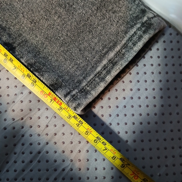Frame Le One Skinny Crop Jeans In Hughes Black gray Mid Rise Whiskered Size 1 - Picture 2 of 10
